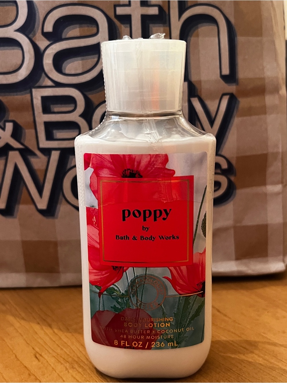 NEW Bath & Body Works Poppy Nourishing Body Lotion - Red & White